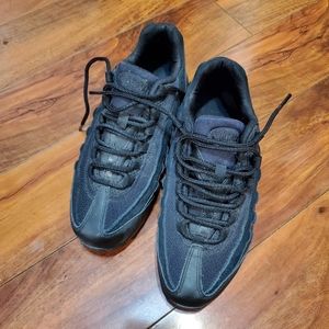 Nike Air Max '95 Shoes